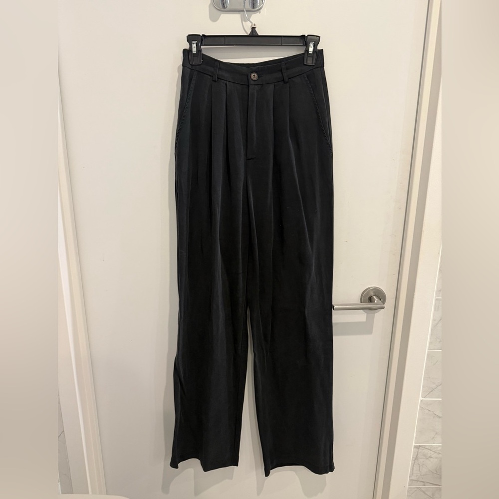 Reformation Mason Pant in Black - Size 2 - Picture 5 of 9